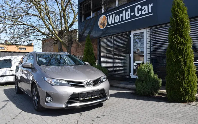 toyota śląskie Toyota Auris cena 43999 przebieg: 123036, rok produkcji 2013 z Ścinawa